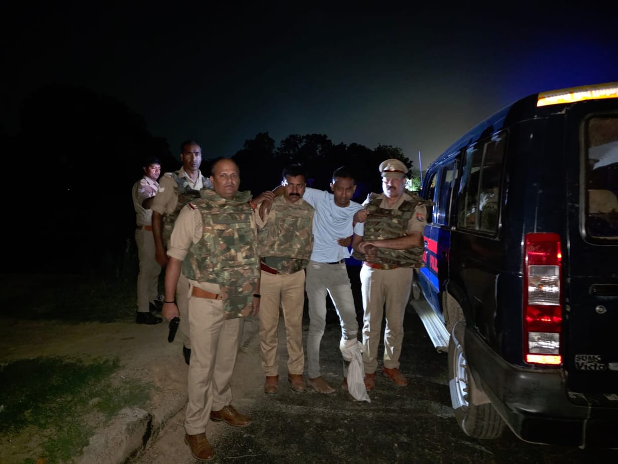 Murder accused carrying a reward of 25 thousand rupees arrested in police encounter