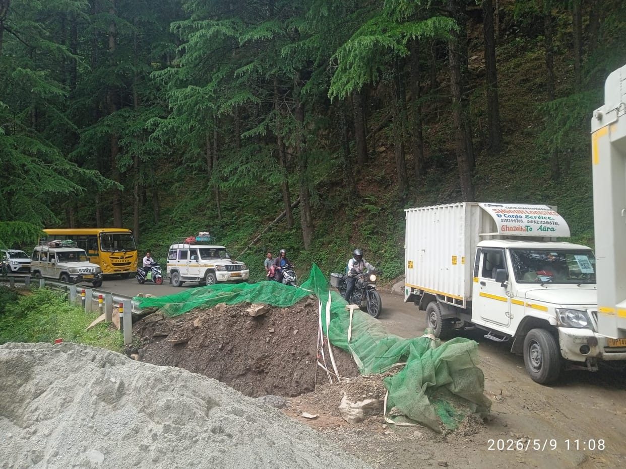 Culvert Construction on Pithoragarh-Tanakpur NH Becomes a Cause of Traffic Jams and Inconvenience