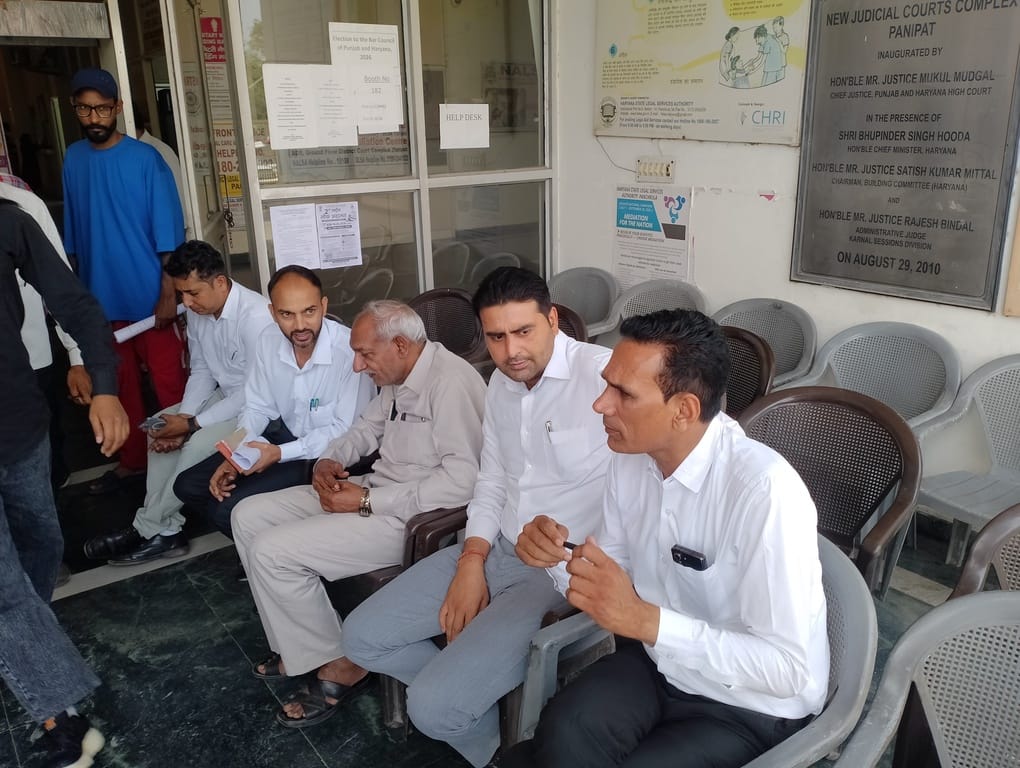 The District Bar Association did not act in support of the Faridabad President.