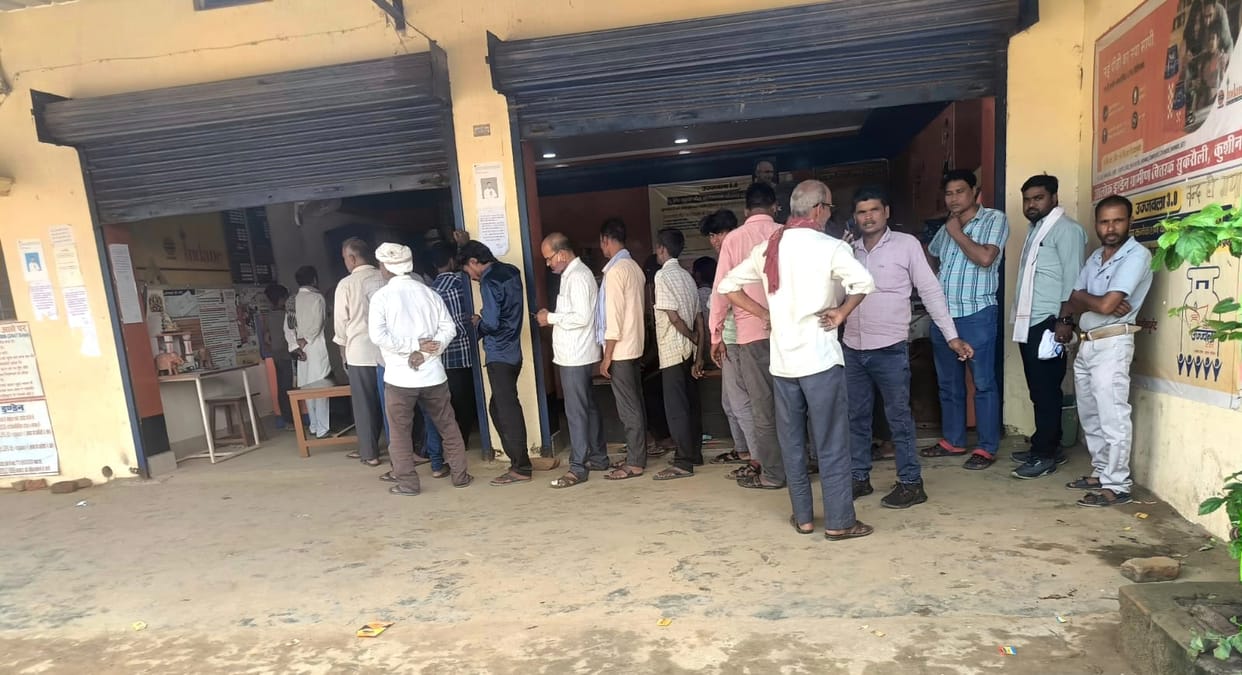 The LPG crisis continues unabated, leaving shopkeepers in distress