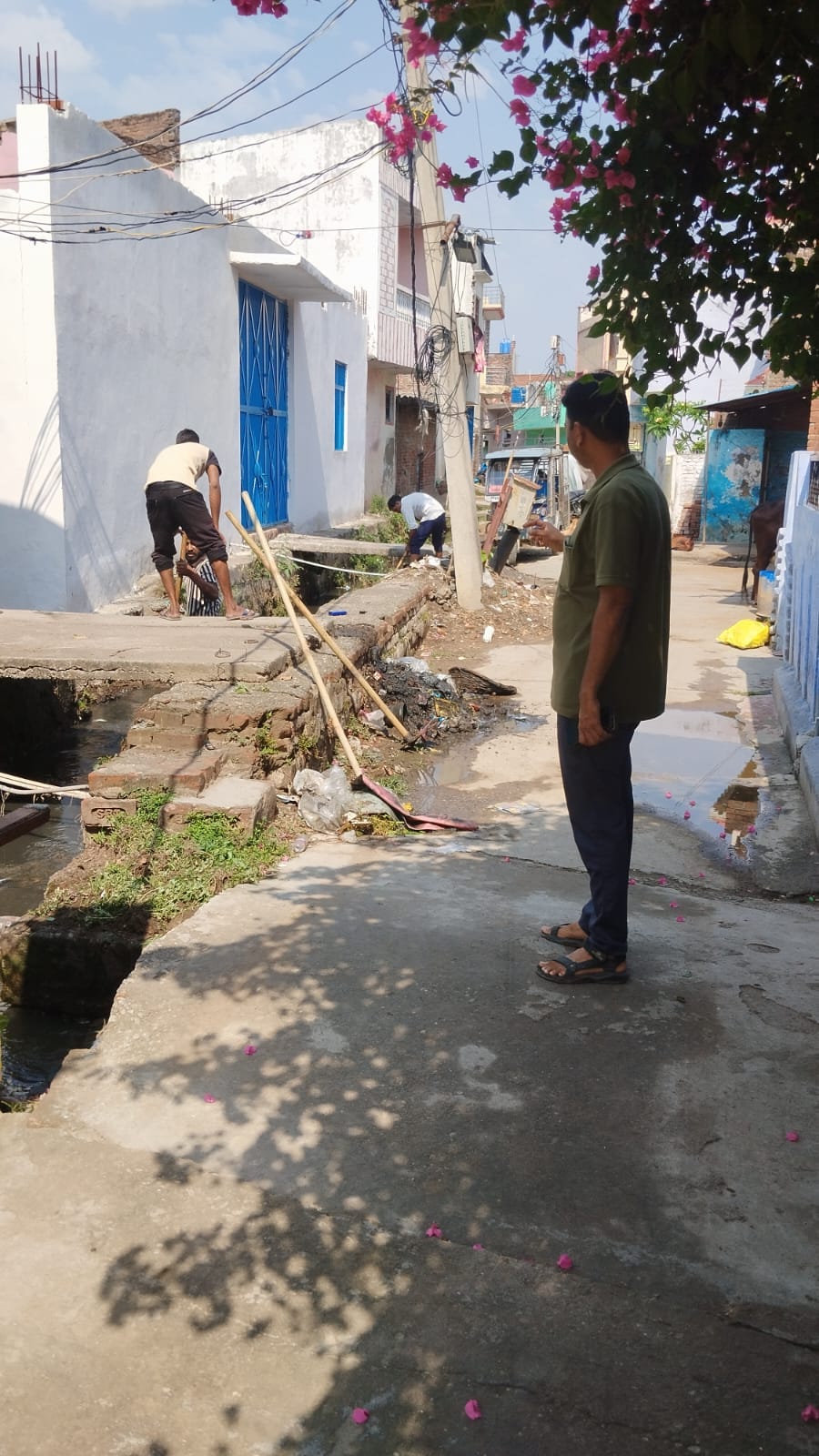Cleaning of 70 drains started in the city, aiming to prevent waterlogging
