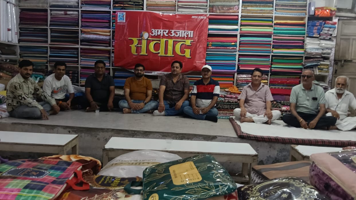 Traders and customers are grappling with traffic jams, parking and encroachment in Talai Bazaar.