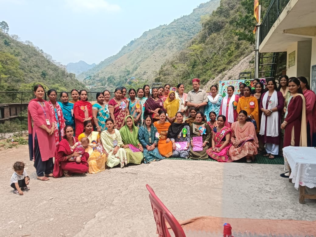 Mother's Day celebration in Sat Sri Badu Bada School