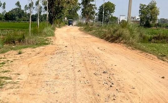 A population of 4,000 has been waiting for a paved road for four decades