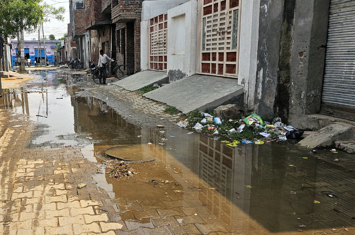 The sewerage system is in bad shape, the streets are filled with dirty water