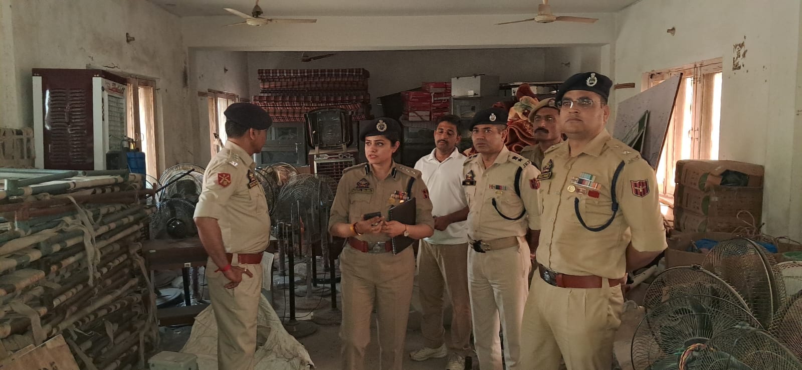 एसएसपी ने जिला पुलिस लाइन का किया निरीक्षणसंवाद