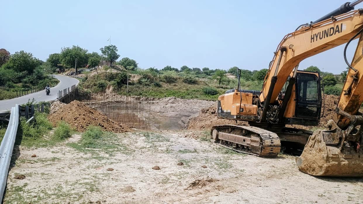 Bara-Galauli Ghat pontoon bridge closed due to breakage of pipe, pedestrians returned