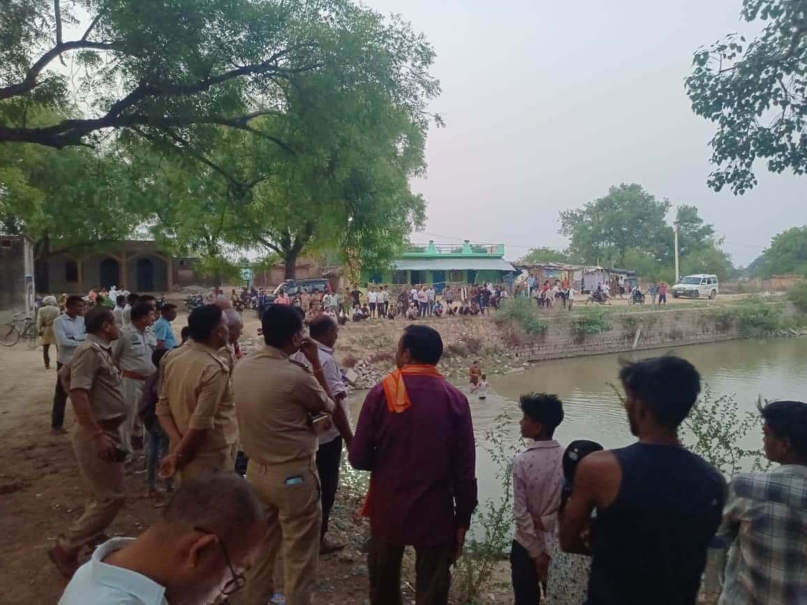 Drunk youth jumps into pond, divers gather