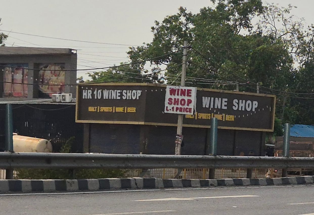 FIR lodged against three liquor shops for selling liquor on dry day