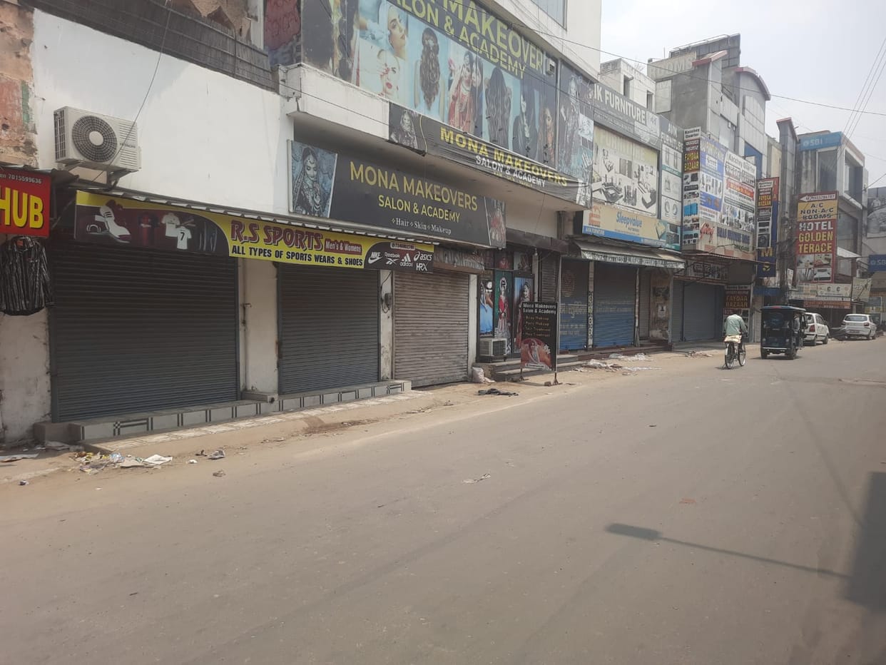 Markets remained deserted due to elections.
