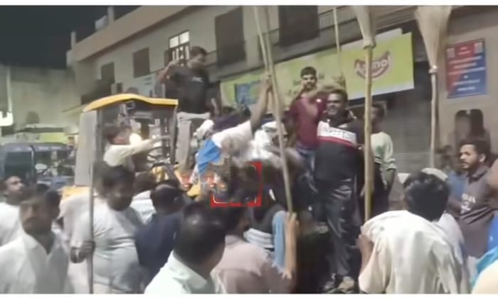 sweepers protested to lift rubbish