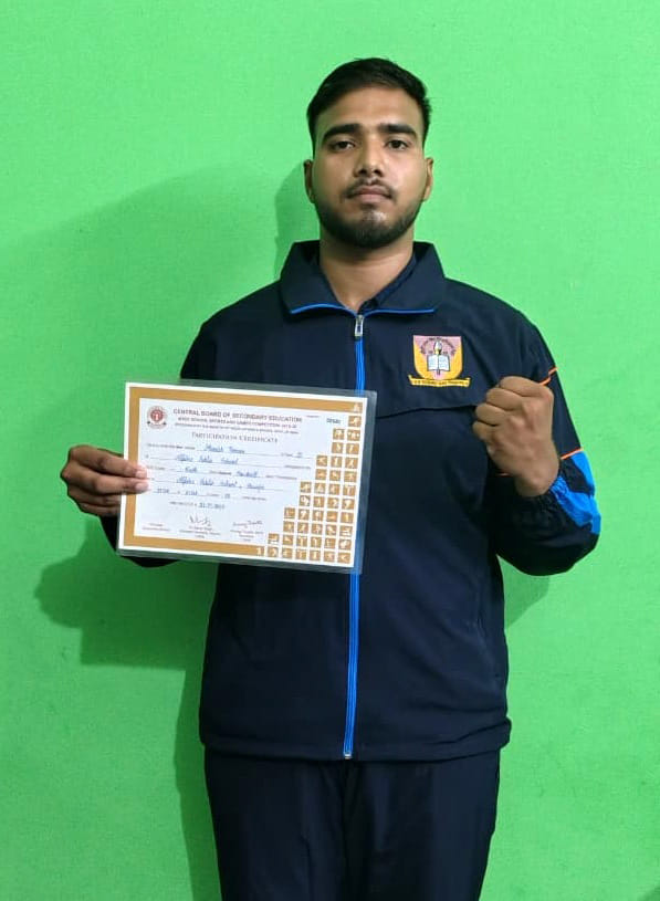 Manish showed his talent in the university Wushu competition.