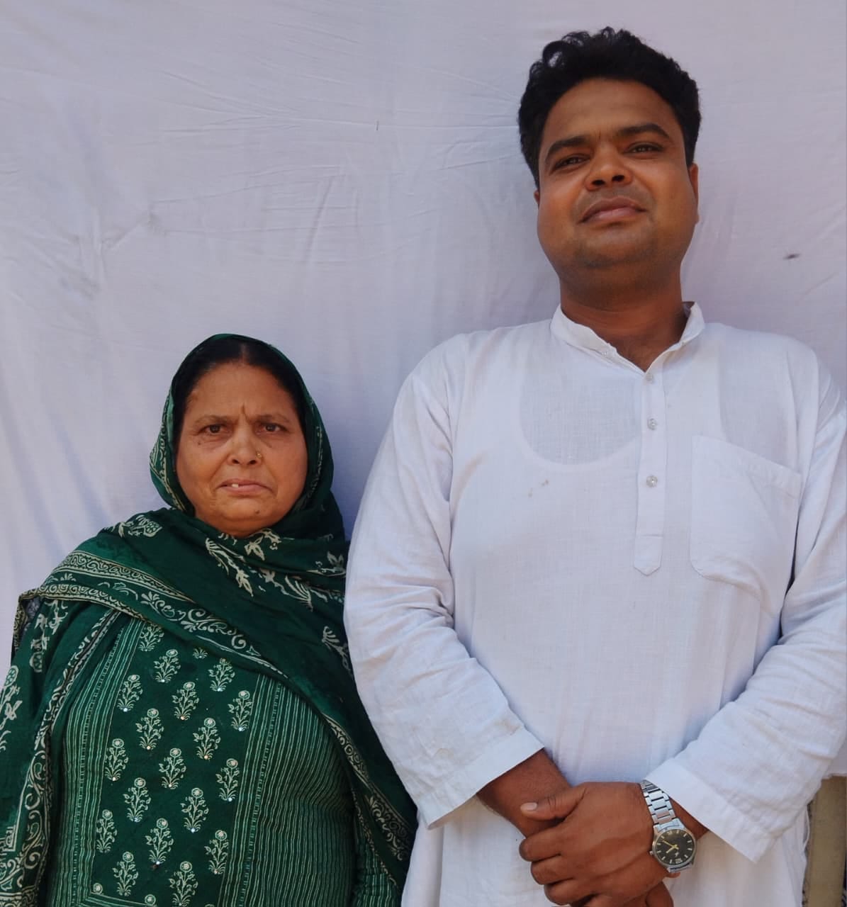 Mother's sacrifice, working as a labourer in Gujarat, made her son an assistant professorMother's sacrifice, working as a labourer in Gujarat, made her son an assistant professor