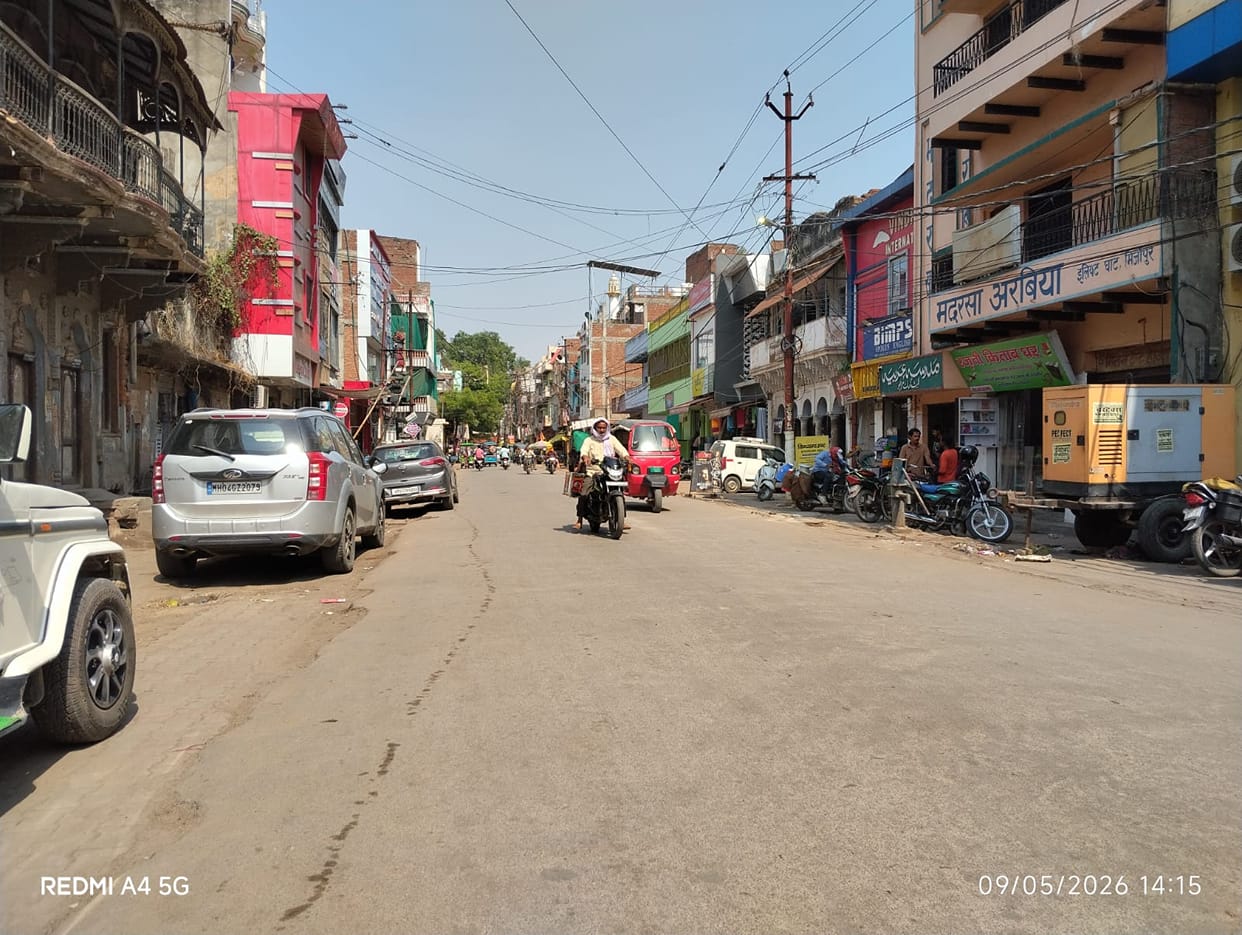 People left reeling by the heat and humidity; roads remained deserted during the afternoon