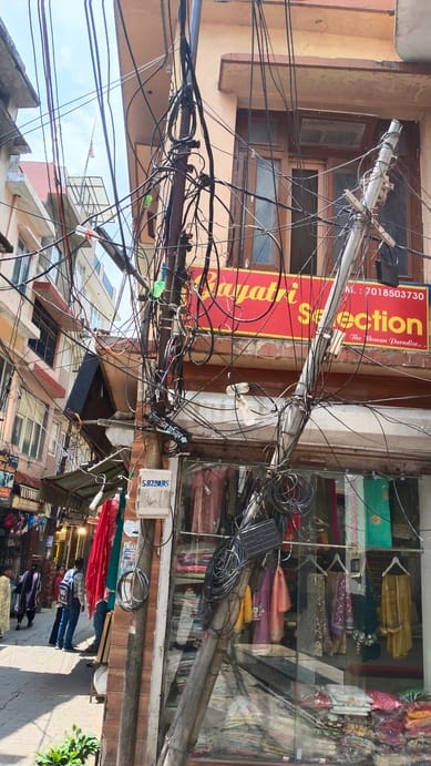 Danger increases due to hanging wires in narrow streets