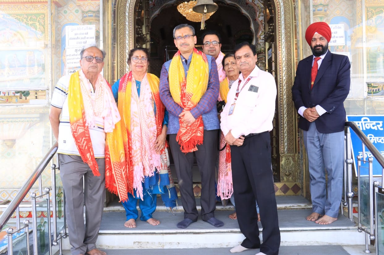 RBI Deputy Governor offers prayers at historic Jain temple