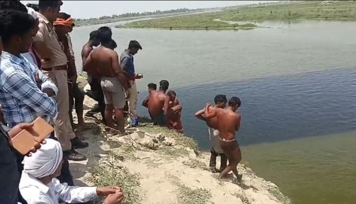 Villager attending funeral drowns in the Ramganga River.