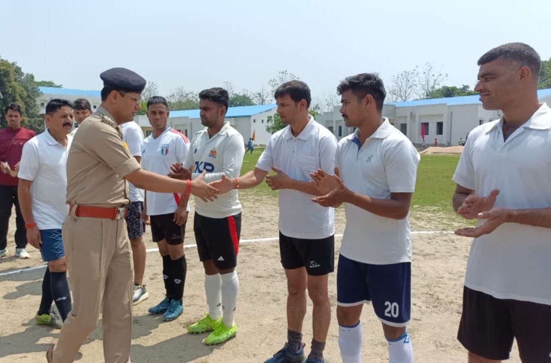 Bahraich and Deoria won their respective matches.