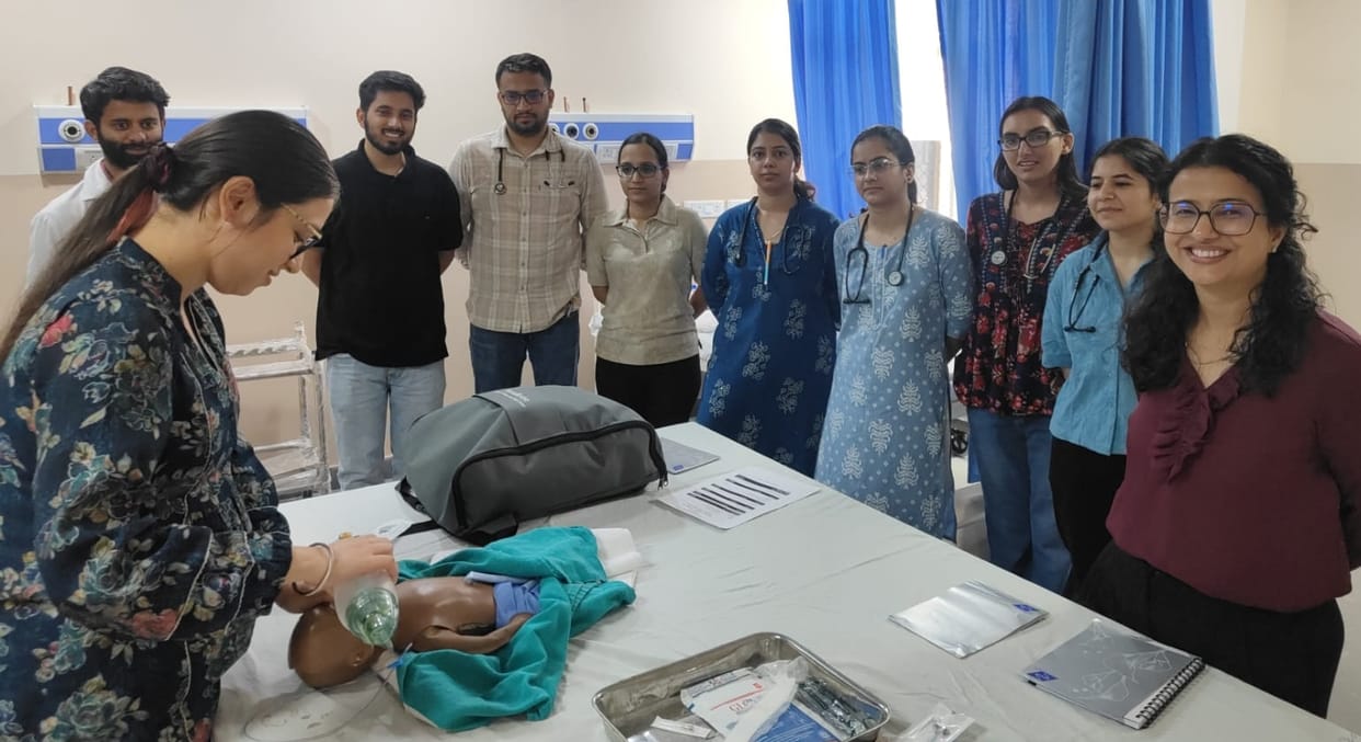Doctors in Tanda received training to save the lives of newborn babies.
