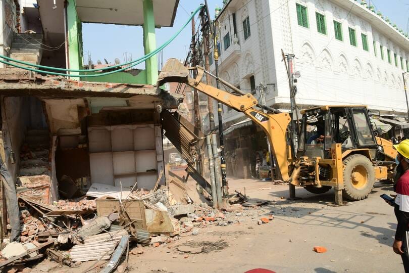Bulldozers again in Dal Mandi, 25 buildings demolished by late evening
