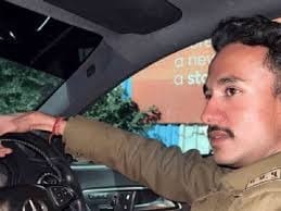 Police constable and driver caught taking bribe, investigation begins into the role of TI