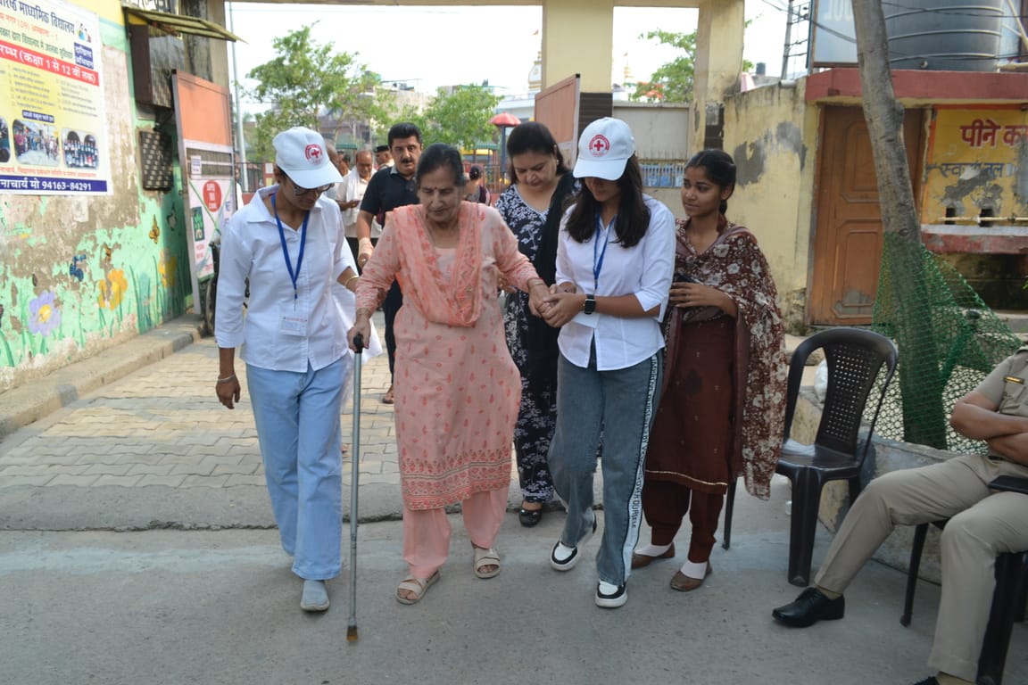 Elderly people reached the booths with the help of wheelchairs and crutches.