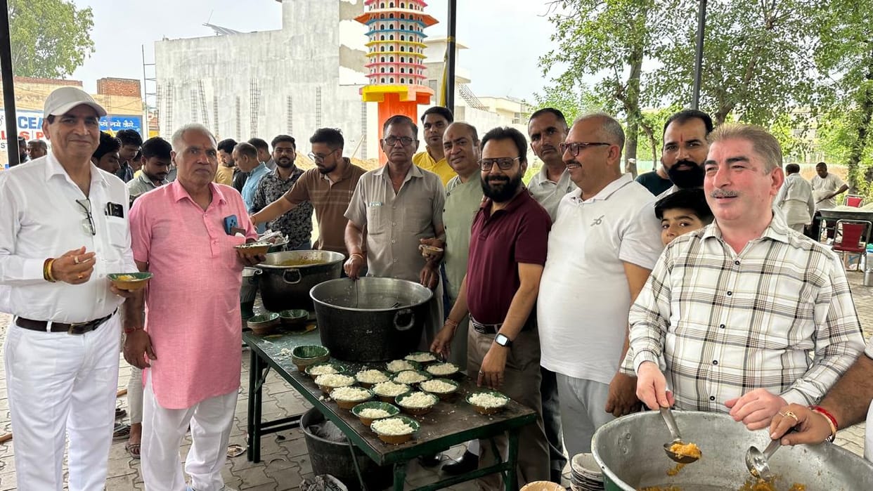 The Goldsmiths' Association Organized a Community Feast