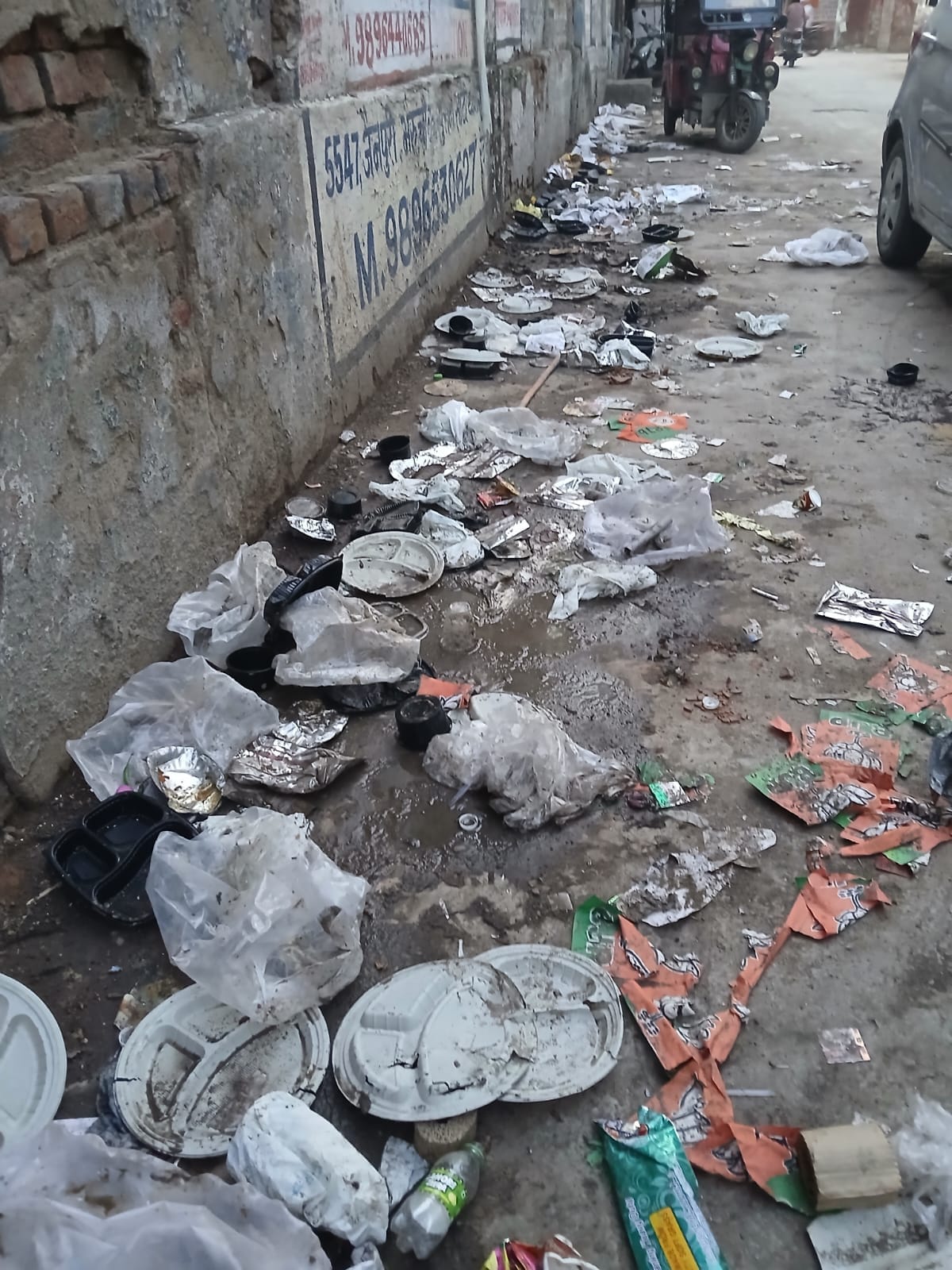 Piles of garbage pile up at candidates' tent sites, leaving people upset