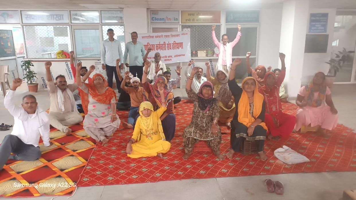 Sanitation workers continue their protest, warn of intensifying agitation