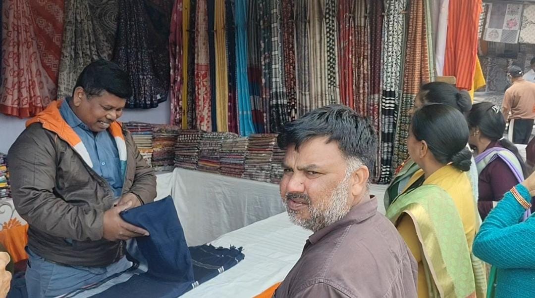 Business worth more than five lakh rupees in Golju Festival