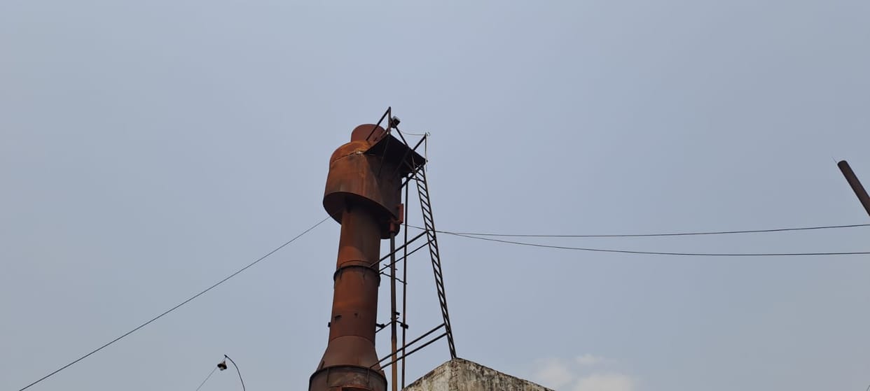 Five teams inspected pollution measuring devices at the factory, two were found to be switched off.