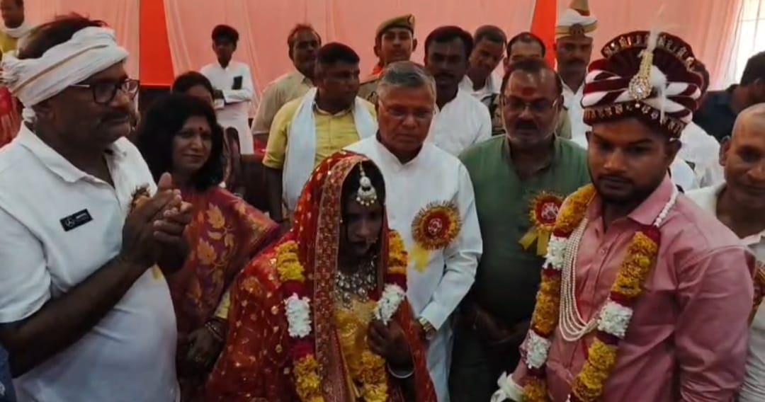 21 couples got married in the mass marriage conference of Bhurji community.