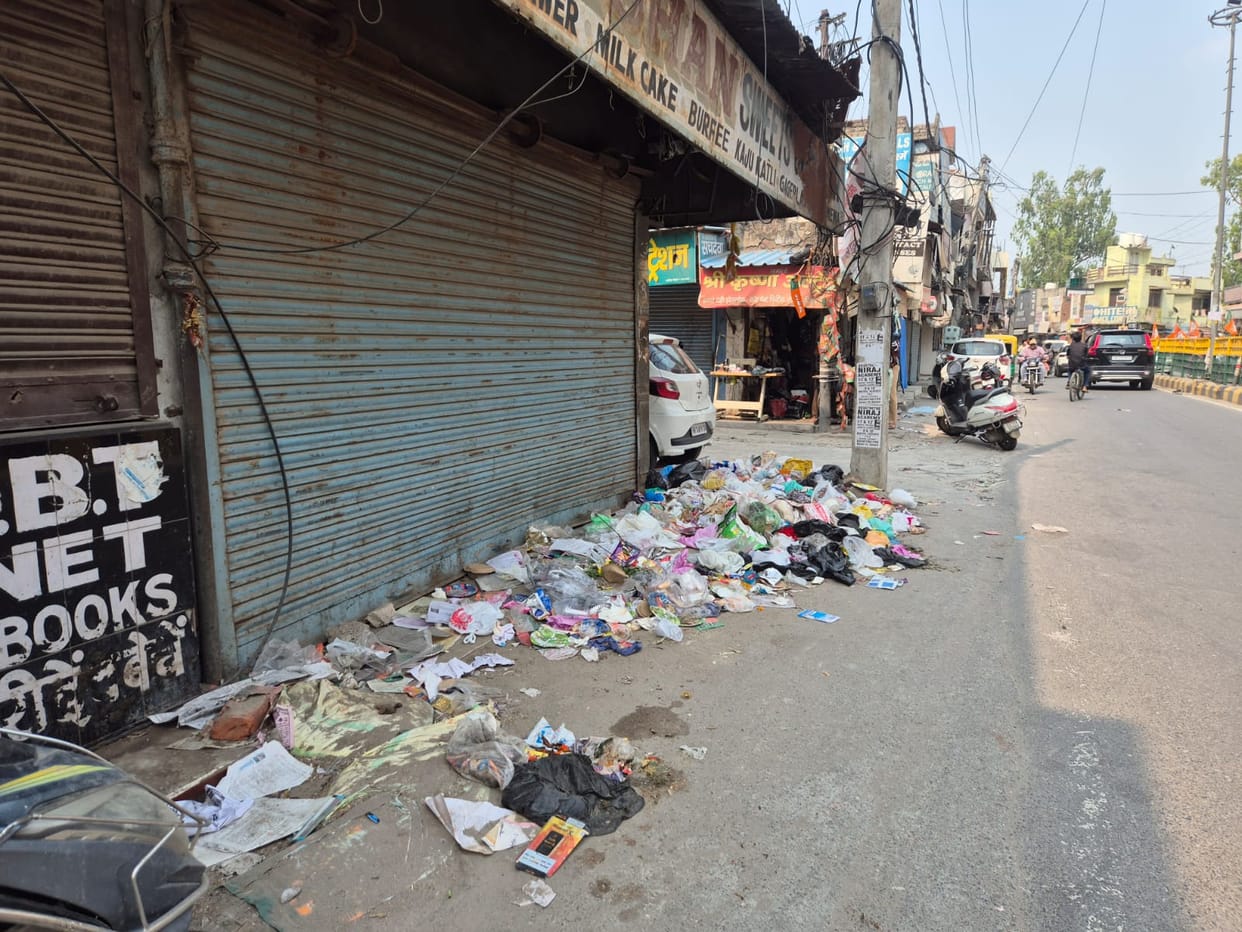Garbage piles up due to strike, workers to completely stop work from today