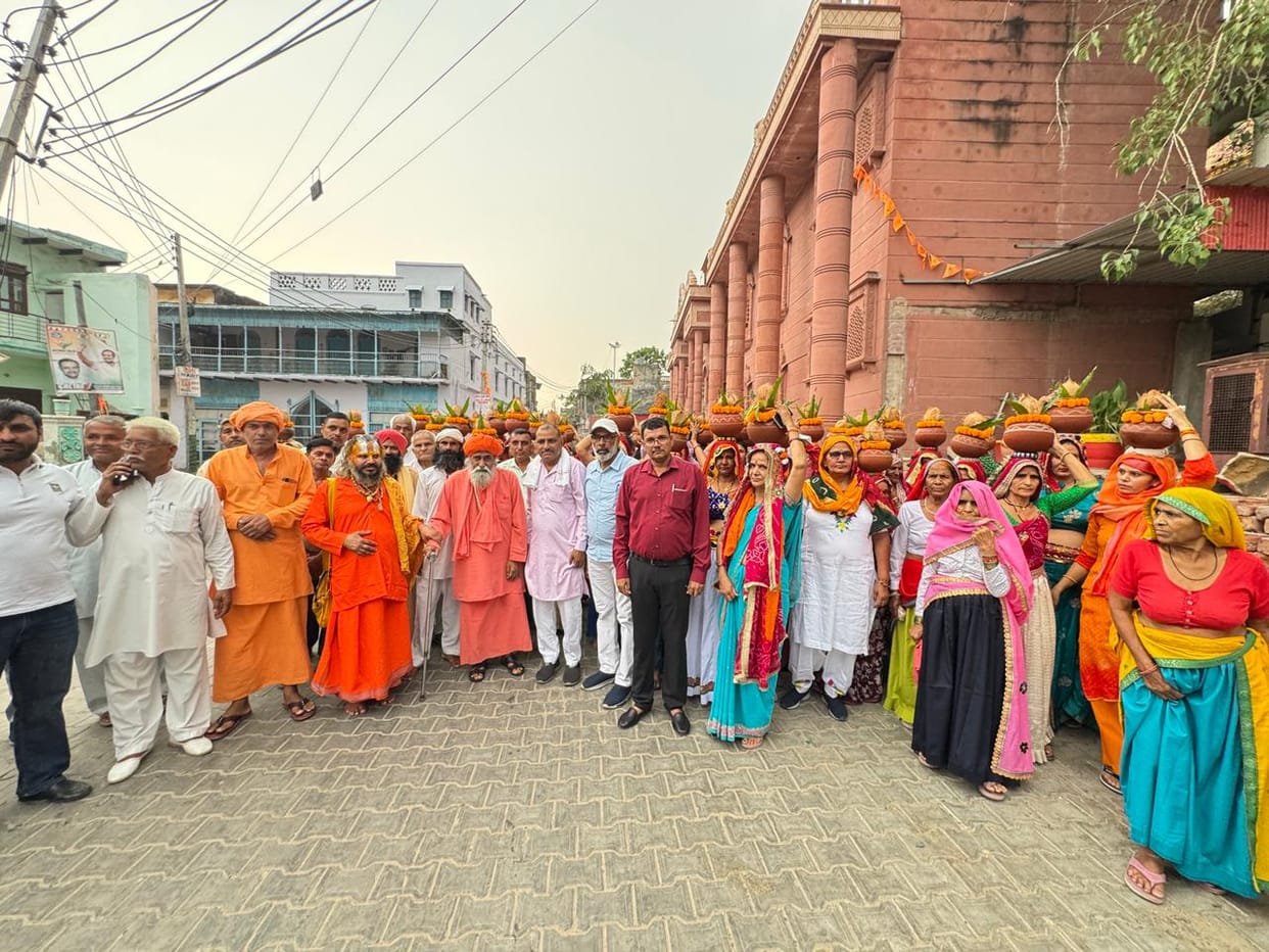 After the Kalash Yatra, worship was performed in the ancient Shiva temple.