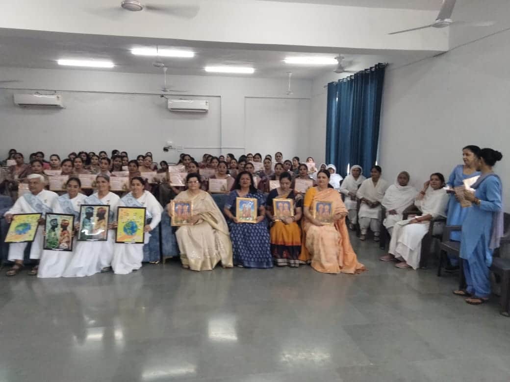 नारायणगढ़ में आयोजित कार्यक्रम में मौजूद ब्रह्माकुमारीज व गणमान्य। प्रवक्ता