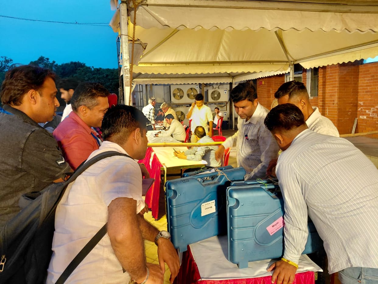 EVMs were deposited in the strong room till late night.