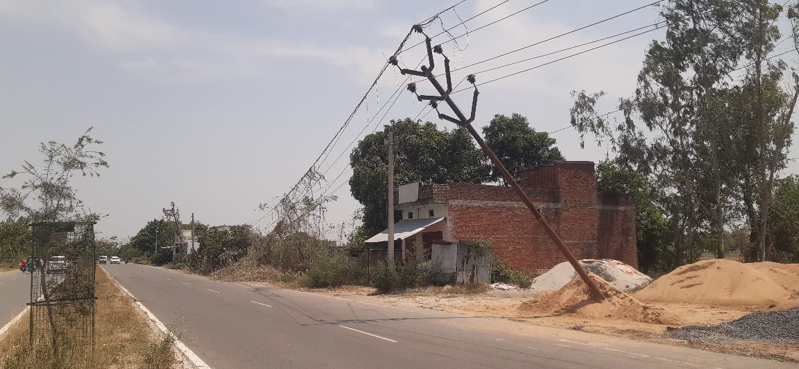Two days later, the pole was removed from the NH and another one was left 50 meters away.