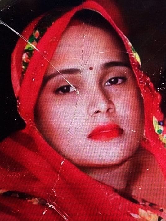 Children were fighting over a mobile phone; distraught, a woman hanged herself and took her own life.