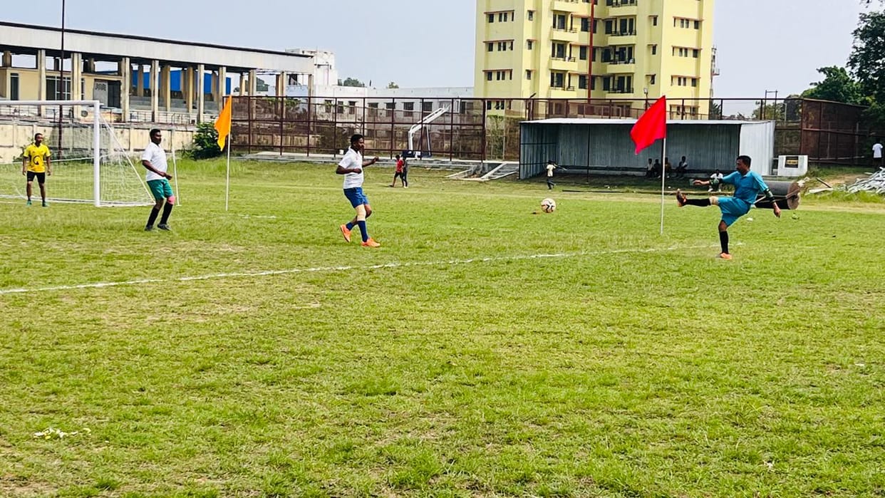 Women's Football: Deoria team wins in penalty shootout