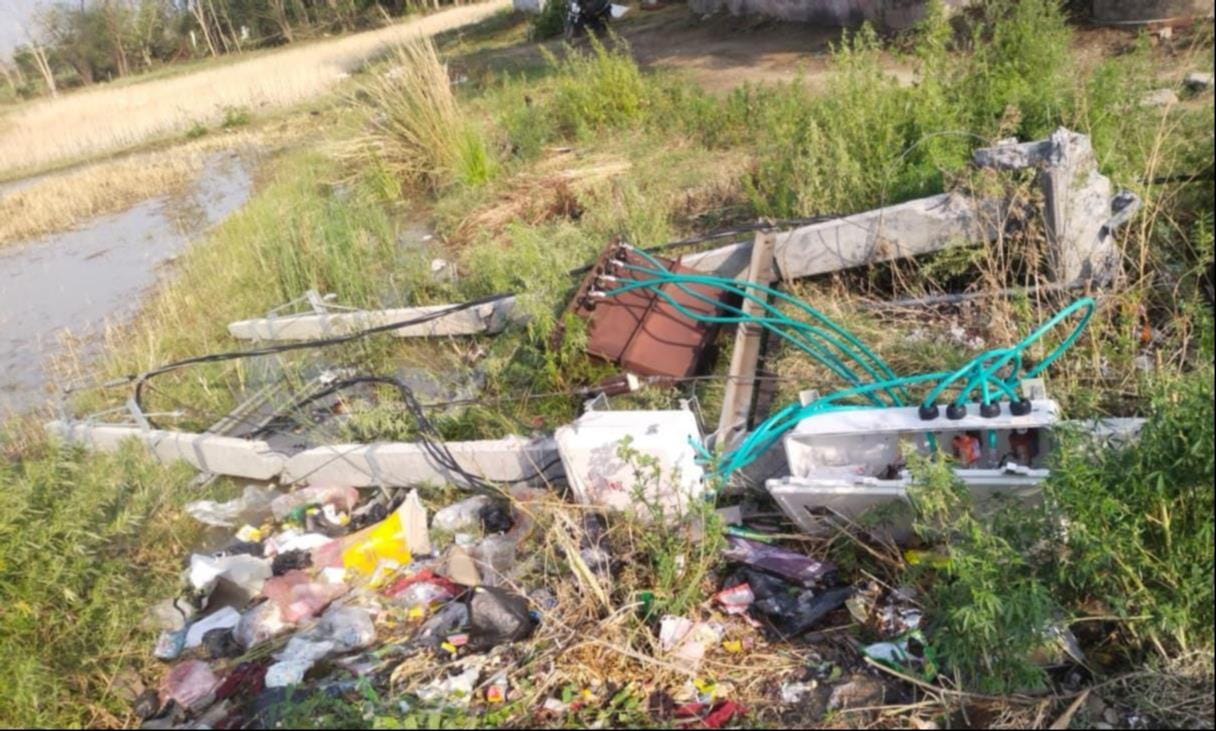 Electricity supply to the residences of negligent SDO and two JEs was cut off