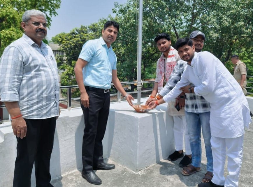 Student Council's 'Sakora' Campaign: Birds Find a Source of Water