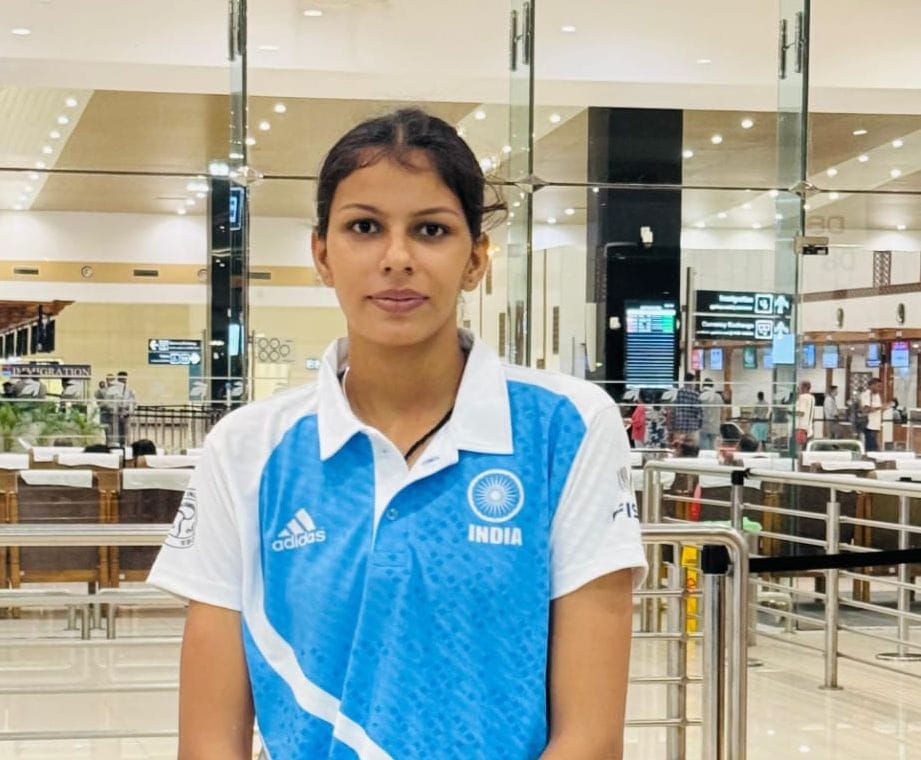 Ramrai's daughter Sandhya increased the prestige of the district by winning a medal.
