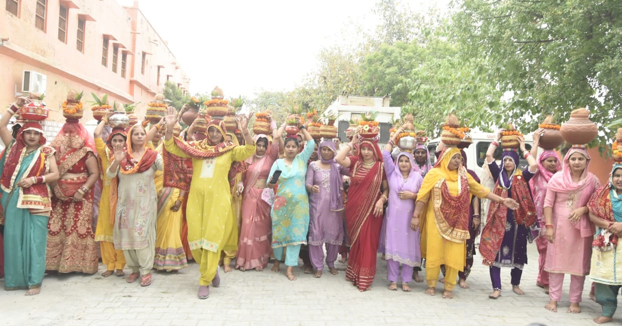 Women took out a Kalash Yatra in Kiloi on the occasion of Somnath Swabhiman festival.