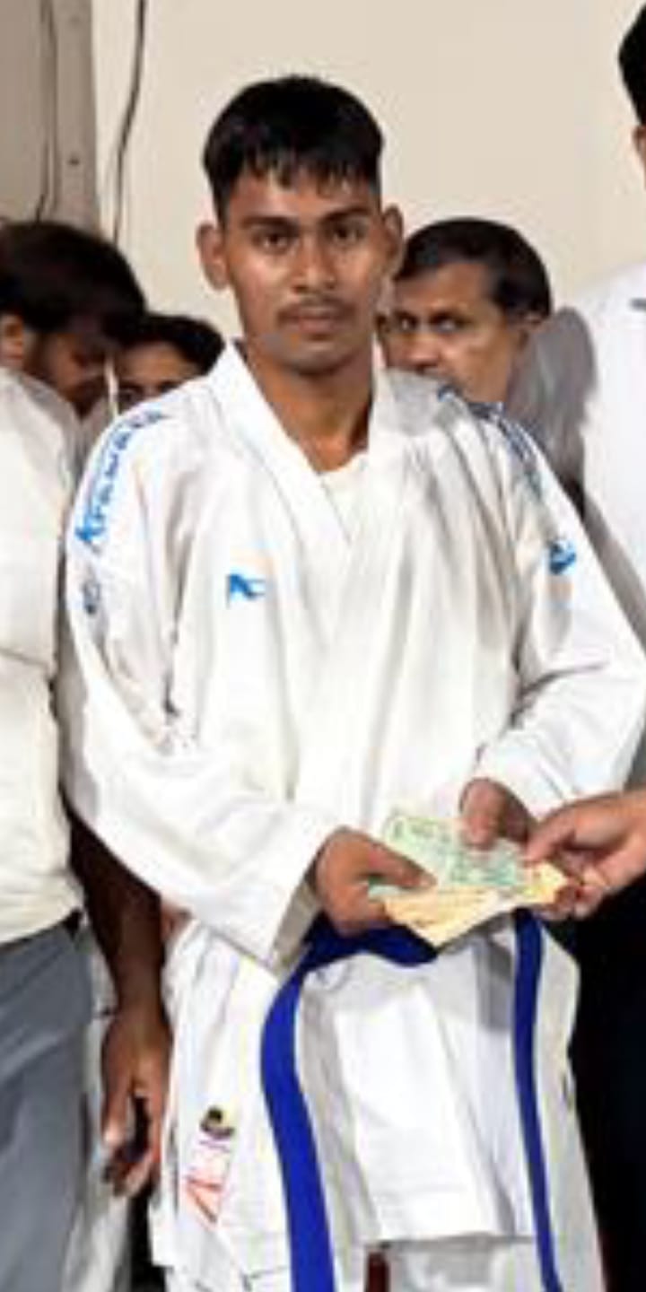 Ashu achieved national recognition in Karate