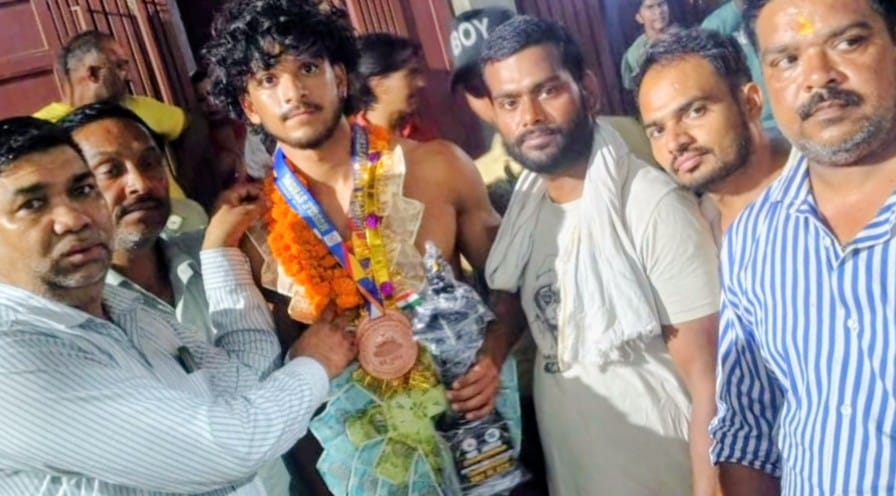 Sachin was given a warm welcome