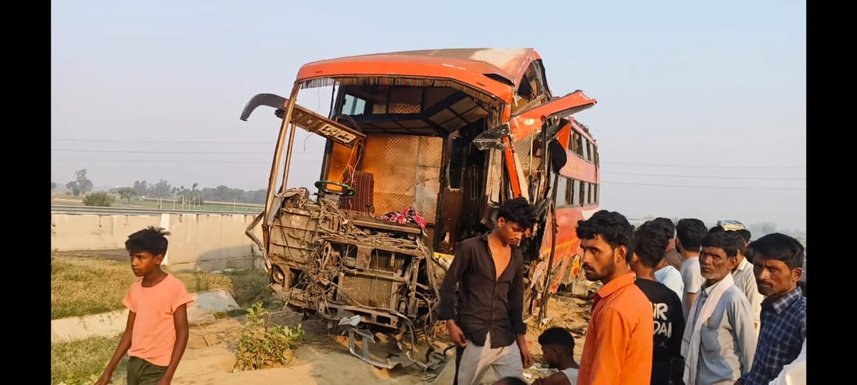 The sleeper bus involved in the accident on the Ganga Expressway was carrying 107 passengers.