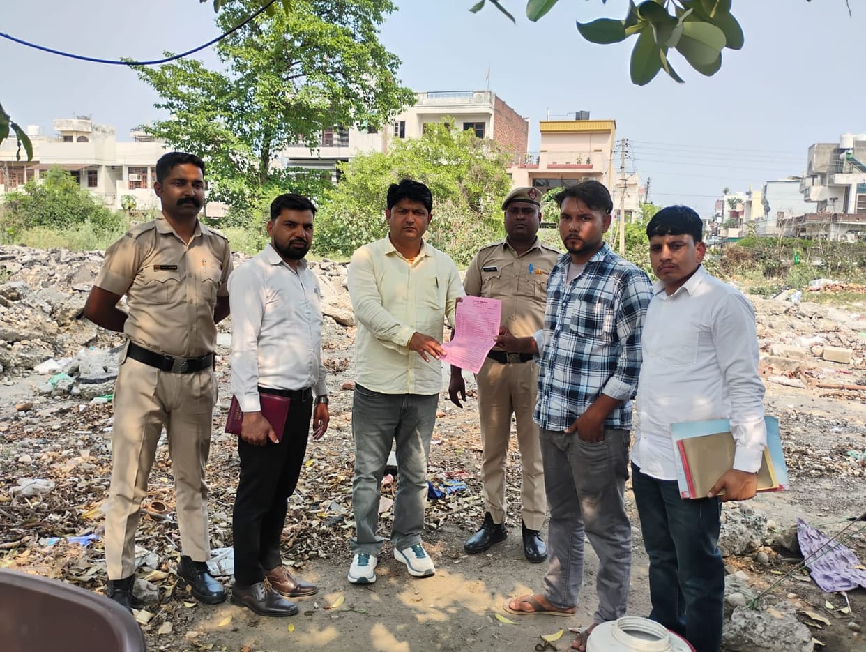 Municipal Corporation Team Issues Fines to Nine Shopkeepers