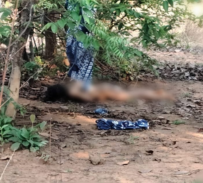 Naked body of an unknown girl found in forest in Raigarh