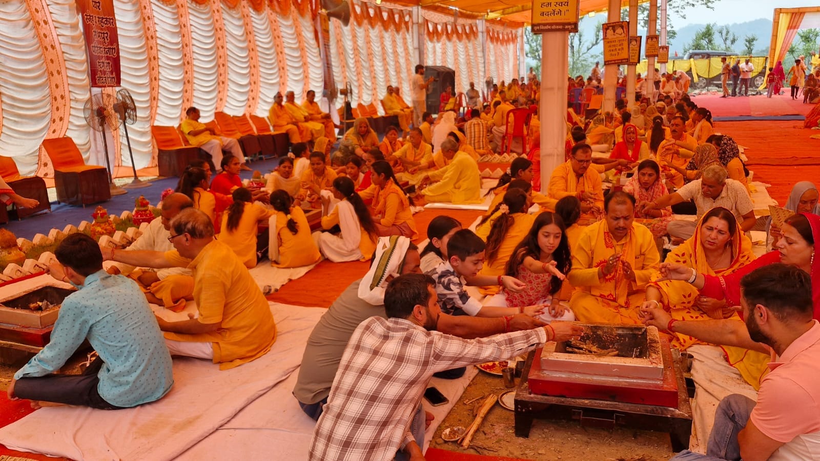 कटड़ा धनोडी गांव में चार दिवसीय गायत्री परिवार का मूर्ति स्थापना व पूर्ण होती के साथ हुआ समापन  
