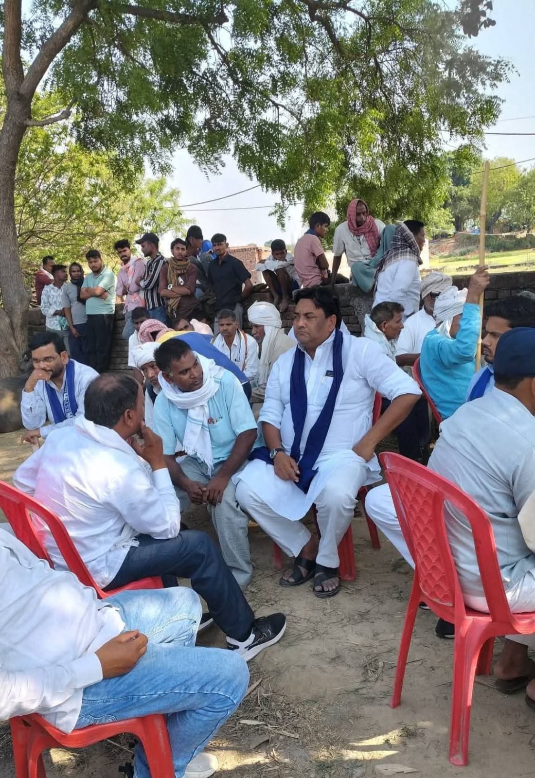 Only Son Dies in Mothers Arms in Road Accident Six Injured